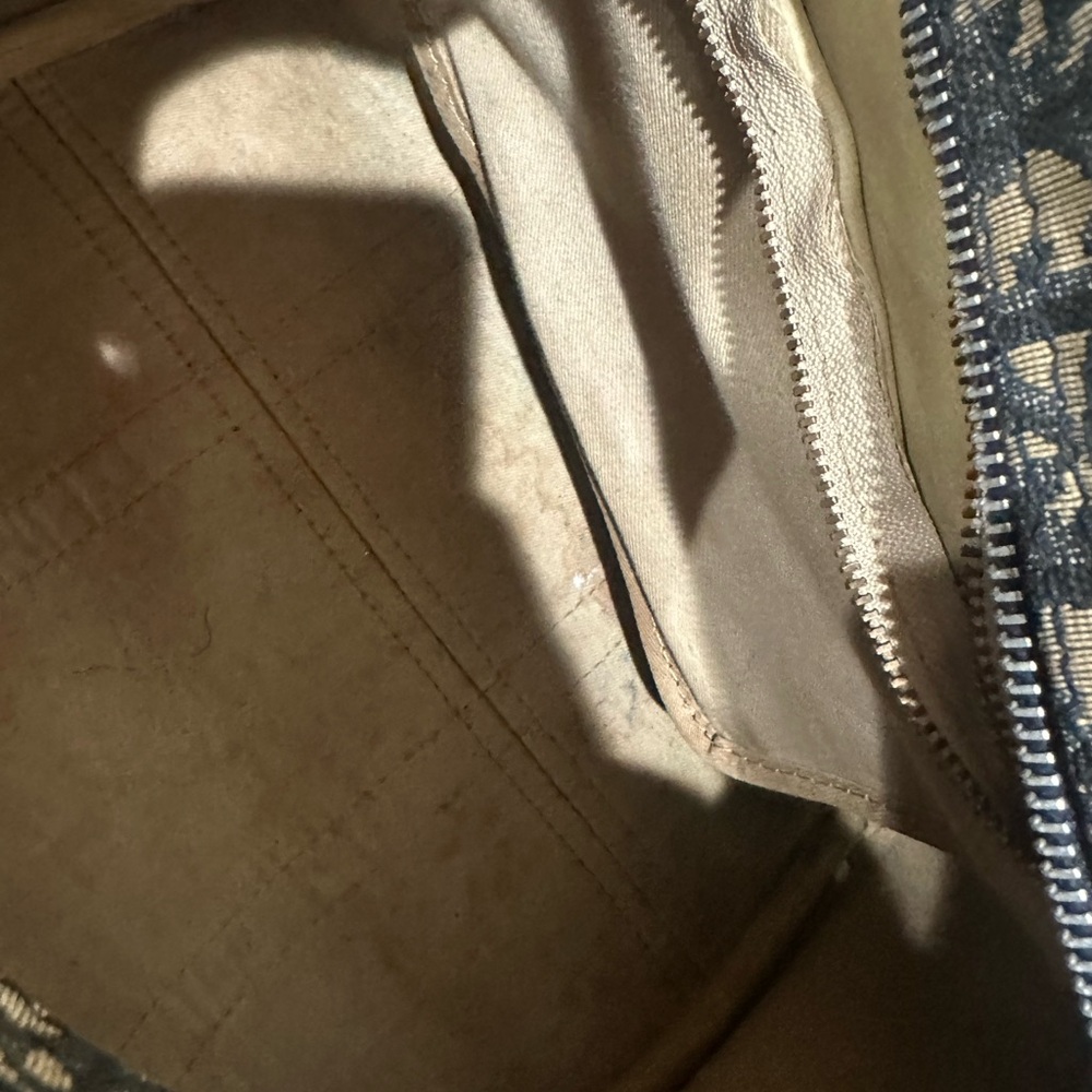 Authentic Dior - Picture 3 of 3